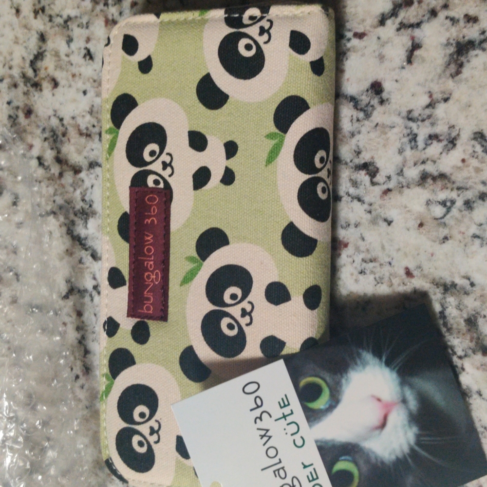 Bungalows 360 Panda Wallet